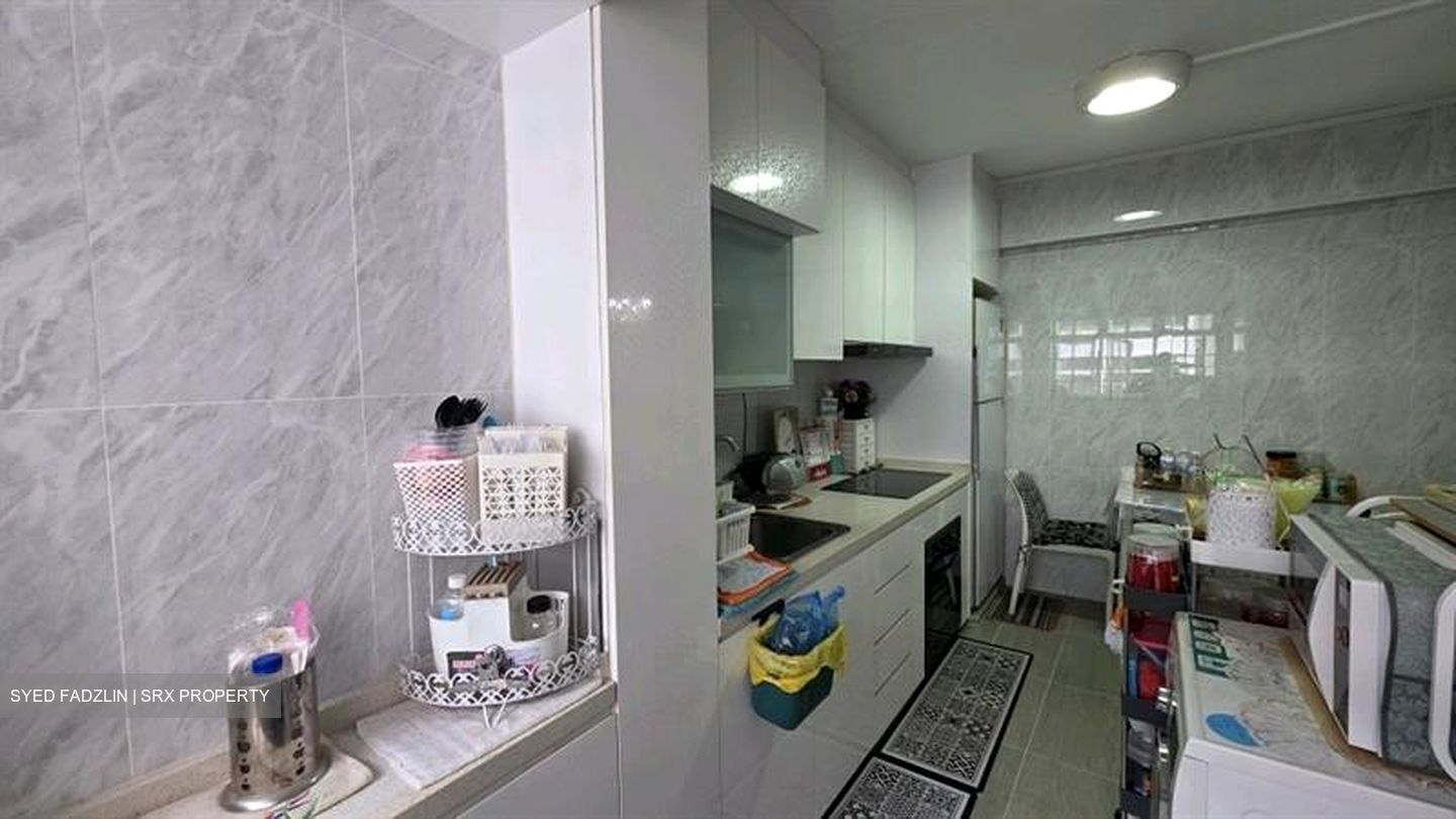 Blk 337 Jurong East Avenue 1 (Jurong East), HDB Executive #610299361